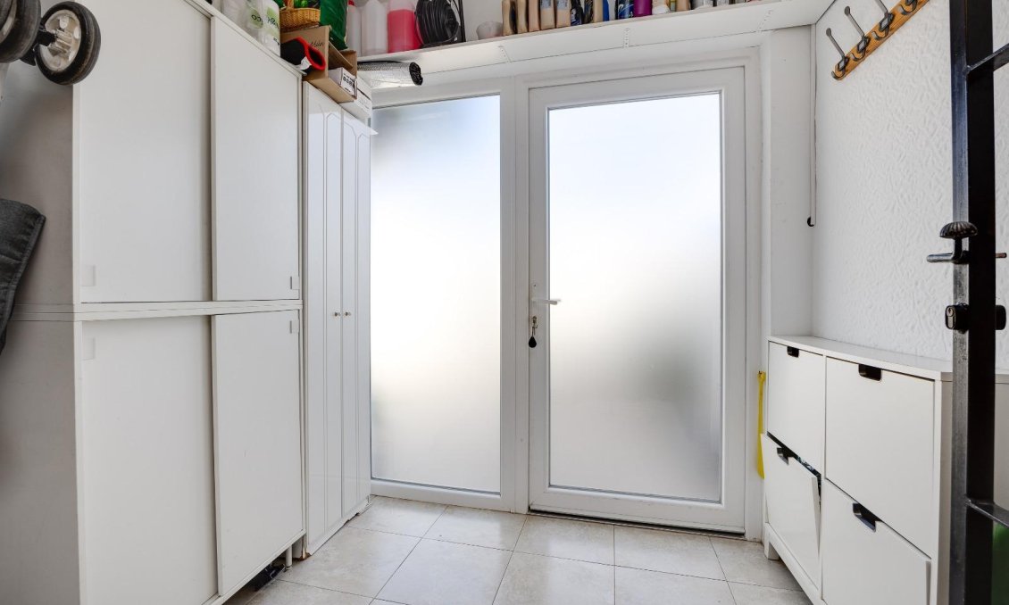 Használt Ingatlanok - Sorház -
Torrevieja - Aguas Nuevas