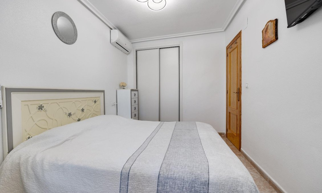 Használt Ingatlanok - Sorház -
Torrevieja - Aguas Nuevas