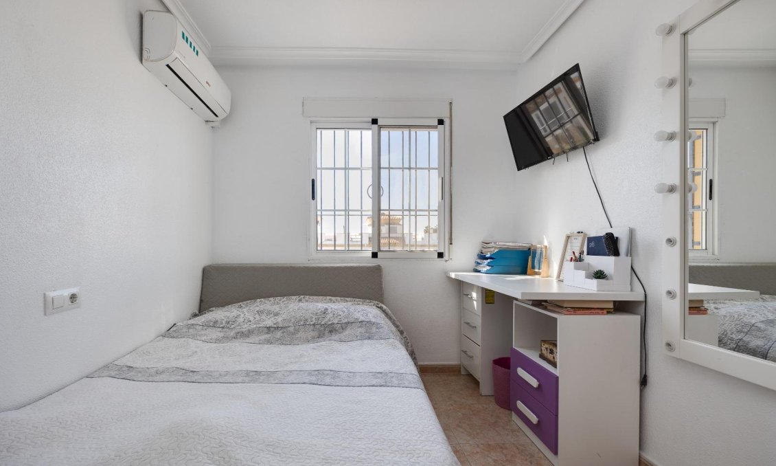 Használt Ingatlanok - Sorház -
Torrevieja - Aguas Nuevas