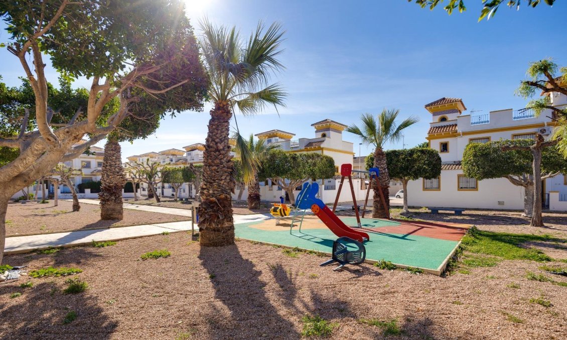 Használt Ingatlanok - Sorház -
Torrevieja - Aguas Nuevas