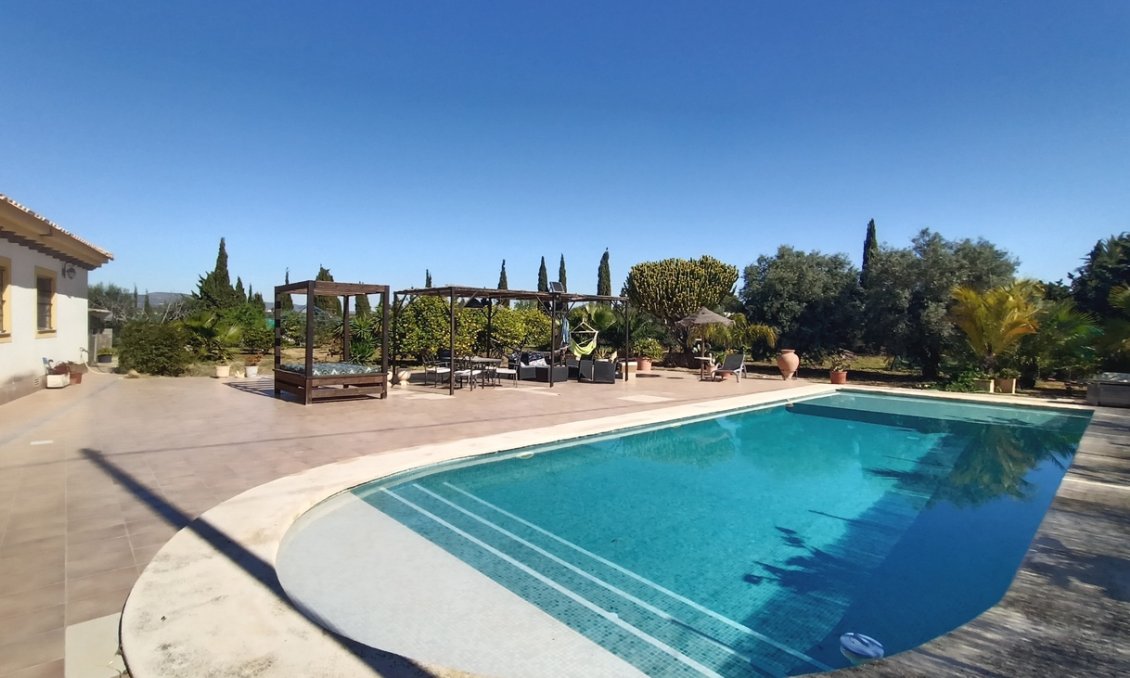 Használt Ingatlanok - Villa -
Avileses - Inland