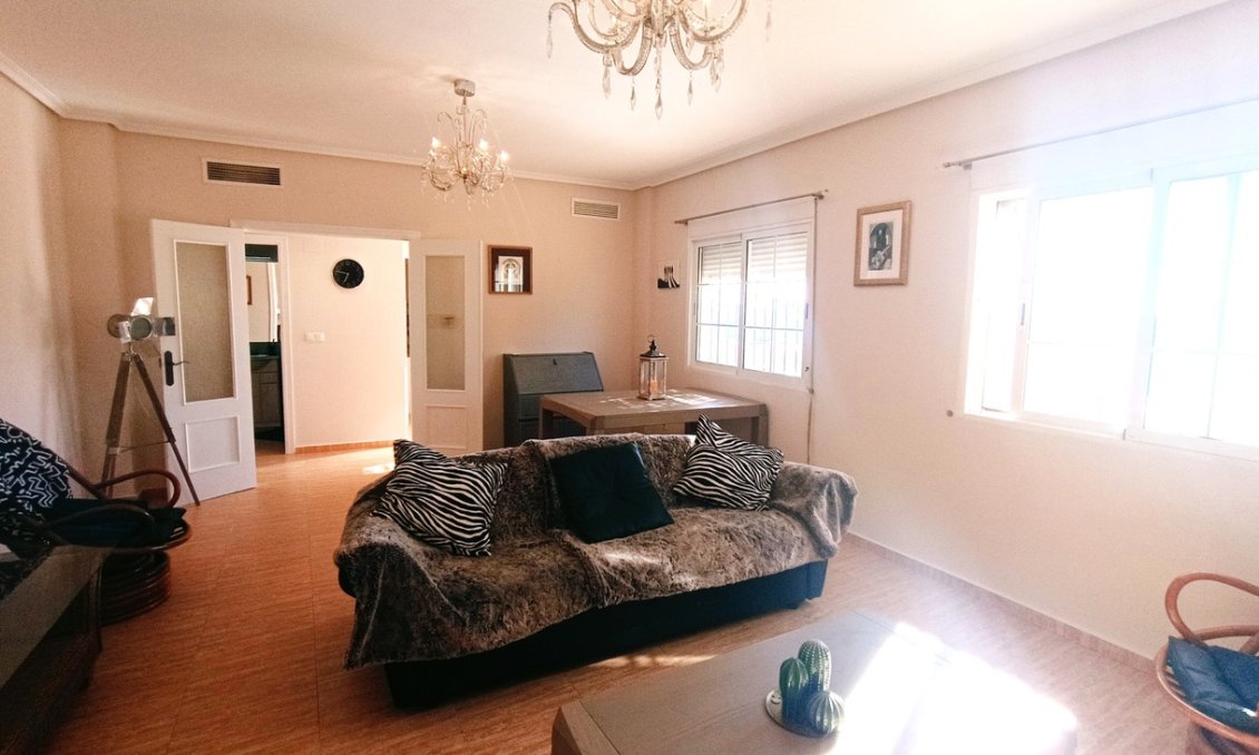 Használt Ingatlanok - Villa -
Avileses - Inland