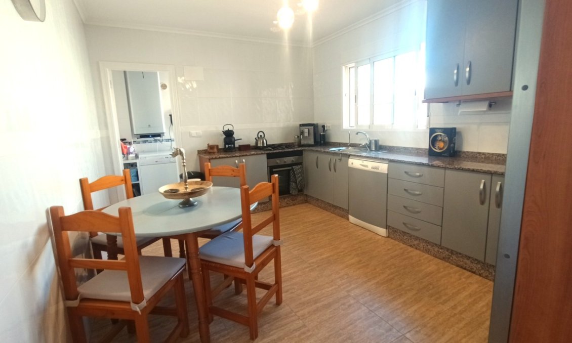 Használt Ingatlanok - Villa -
Avileses - Inland