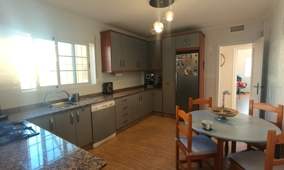 Használt Ingatlanok - Villa -
Avileses - Inland