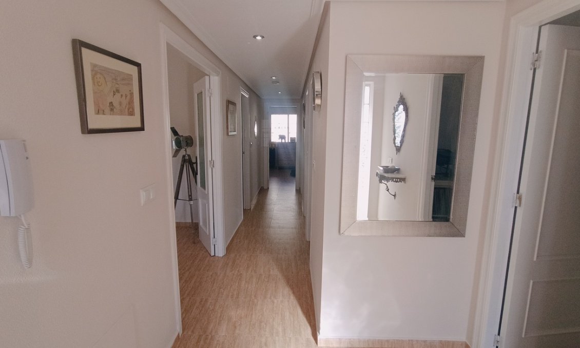 Használt Ingatlanok - Villa -
Avileses - Inland