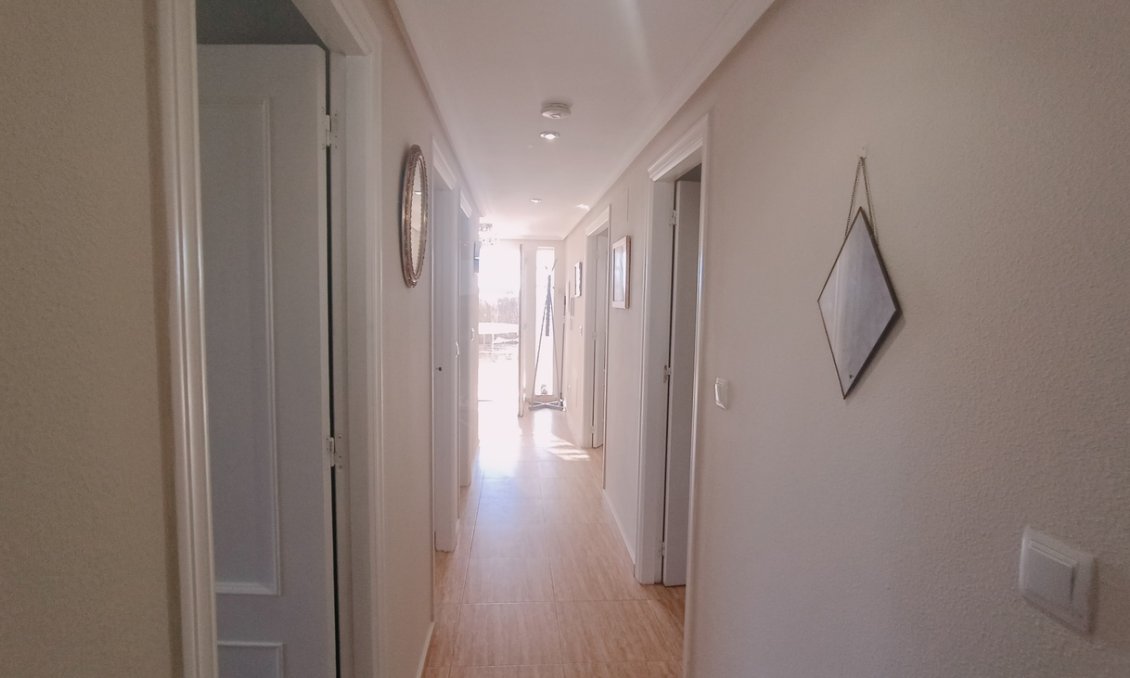 Használt Ingatlanok - Villa -
Avileses - Inland