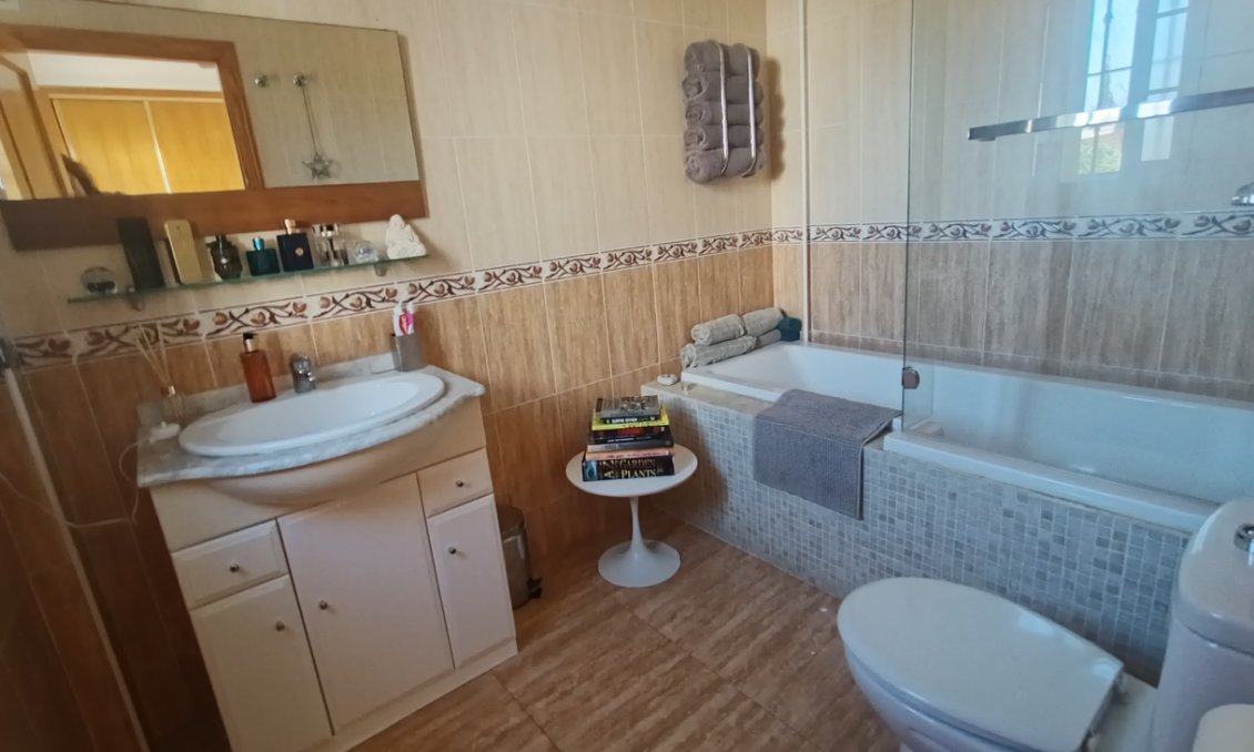 Használt Ingatlanok - Villa -
Avileses - Inland