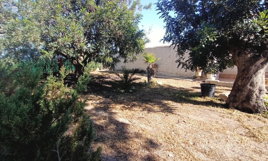 Használt Ingatlanok - Villa -
Avileses - Inland