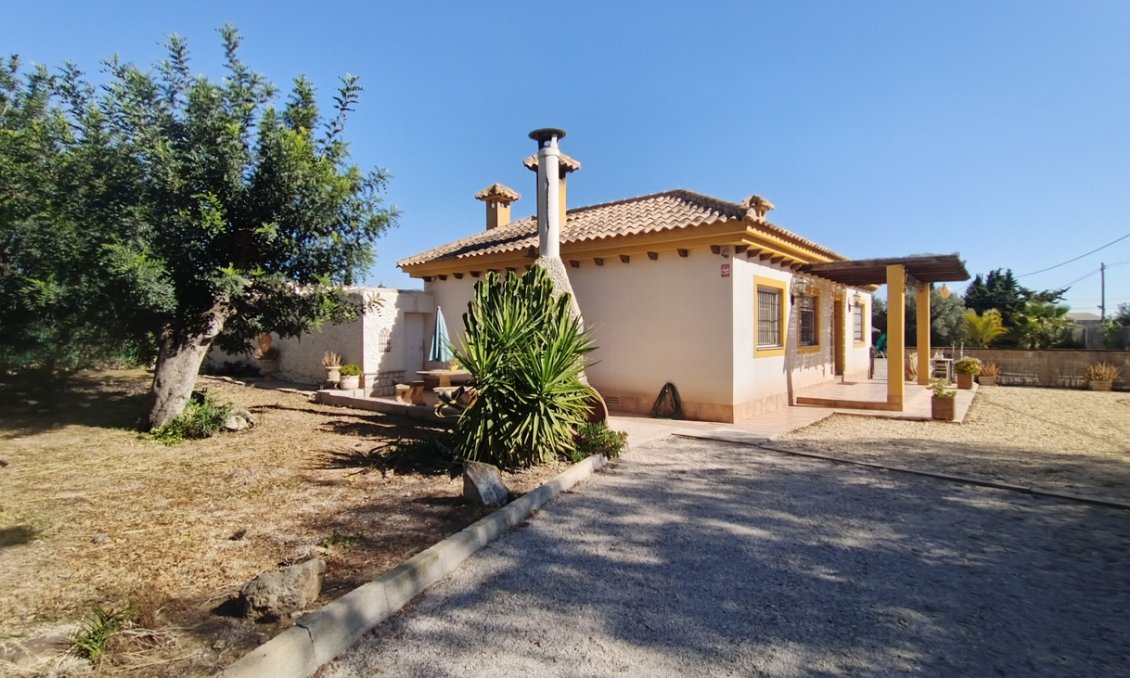 Használt Ingatlanok - Villa -
Avileses - Inland