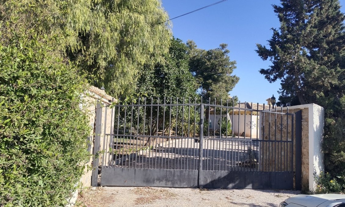 Használt Ingatlanok - Villa -
Avileses - Inland