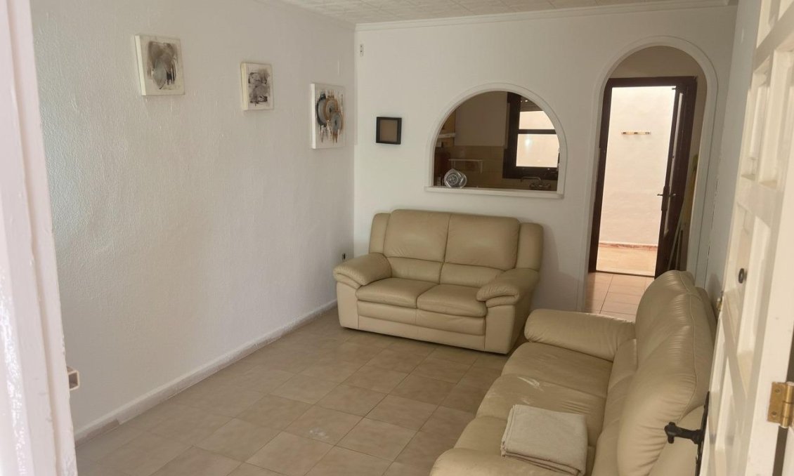 Resale - Bungalow -
Torrevieja - La Siesta - El Salado - Torreta