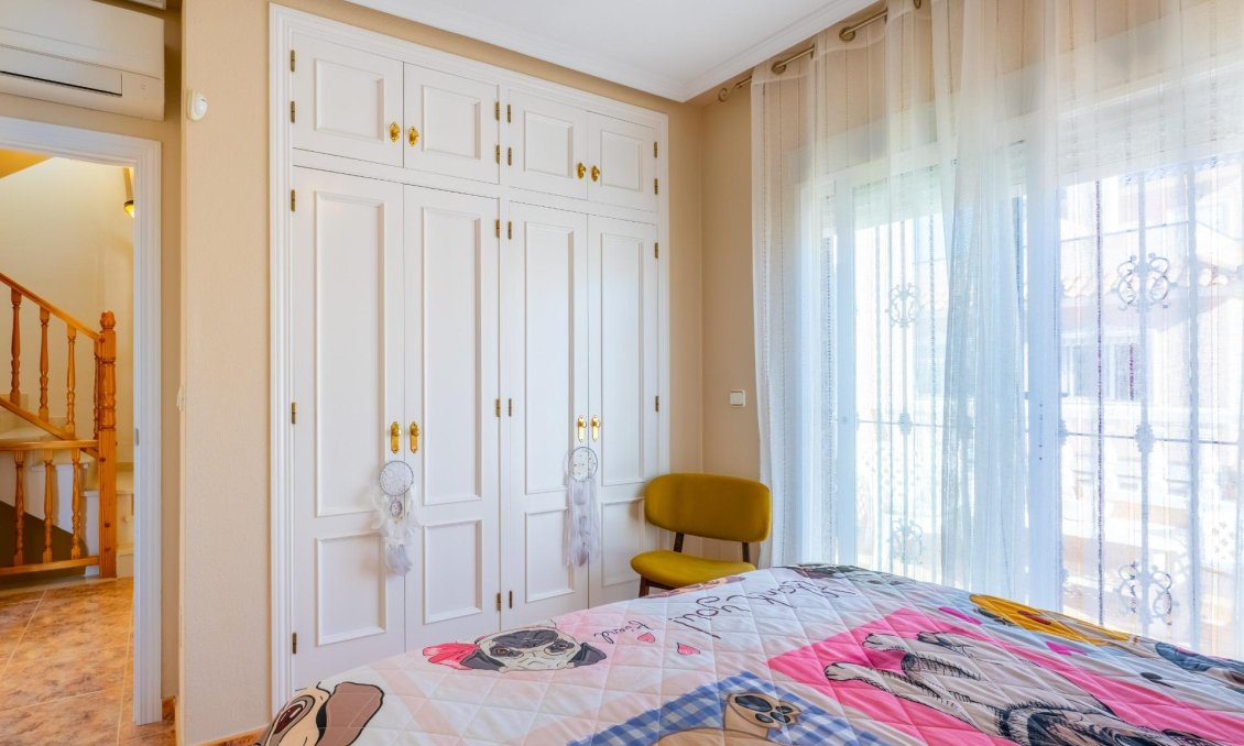 Resale - Duplex -
Orihuela Costa - La Regia