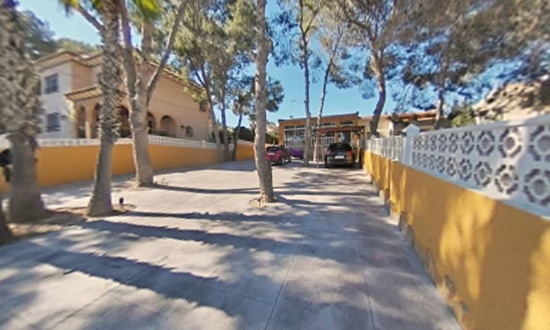 Használt Ingatlanok - Villa -
Torrevieja - Los Balcones