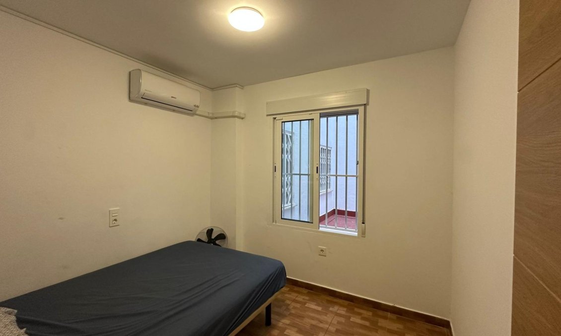 Használt Ingatlanok - Apartman -
Torrevieja - La Mata Pueblo