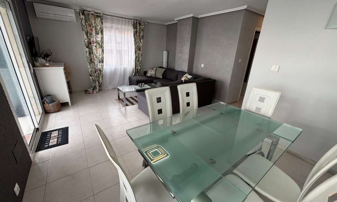 Resale - Apartment -
Torrevieja - Playa De Los Naufragos