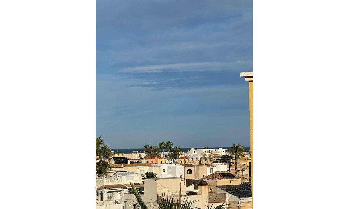 Használt Ingatlanok - Tetőtéri lakás -
Torrevieja - Los Frutales