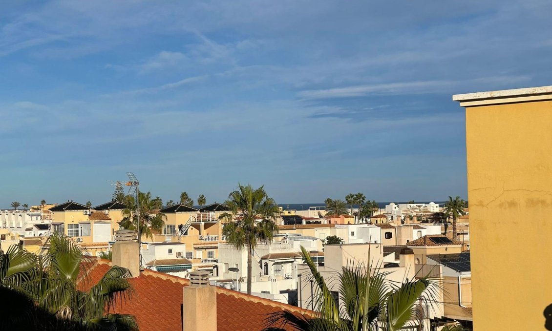 Használt Ingatlanok - Tetőtéri lakás -
Torrevieja - Los Frutales