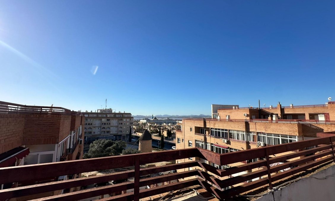 Használt Ingatlanok - Apartman -
Torrevieja - Centrum