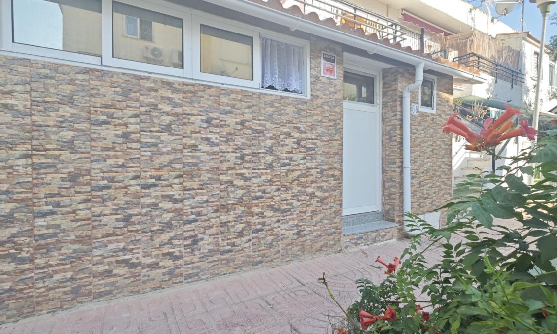 Használt Ingatlanok - Bungaló -
Torrevieja - Playa del Cura