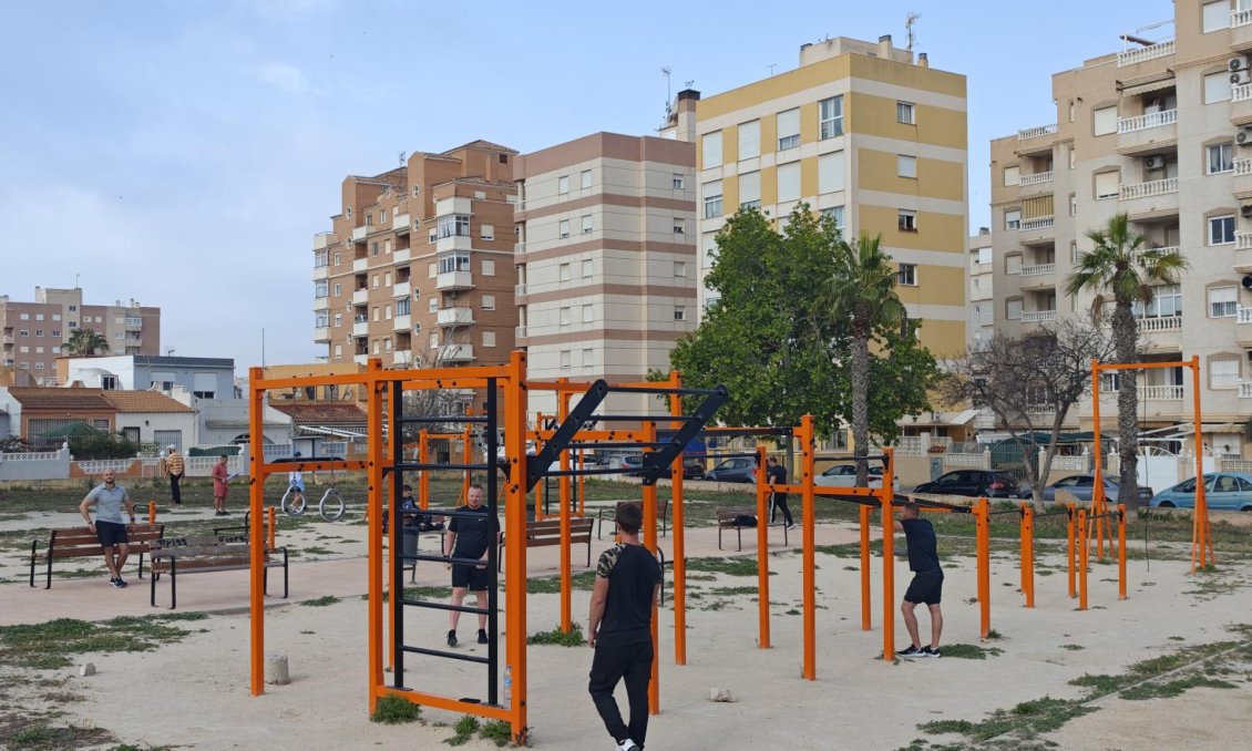 Használt Ingatlanok - Bungaló -
Torrevieja - Playa del Cura