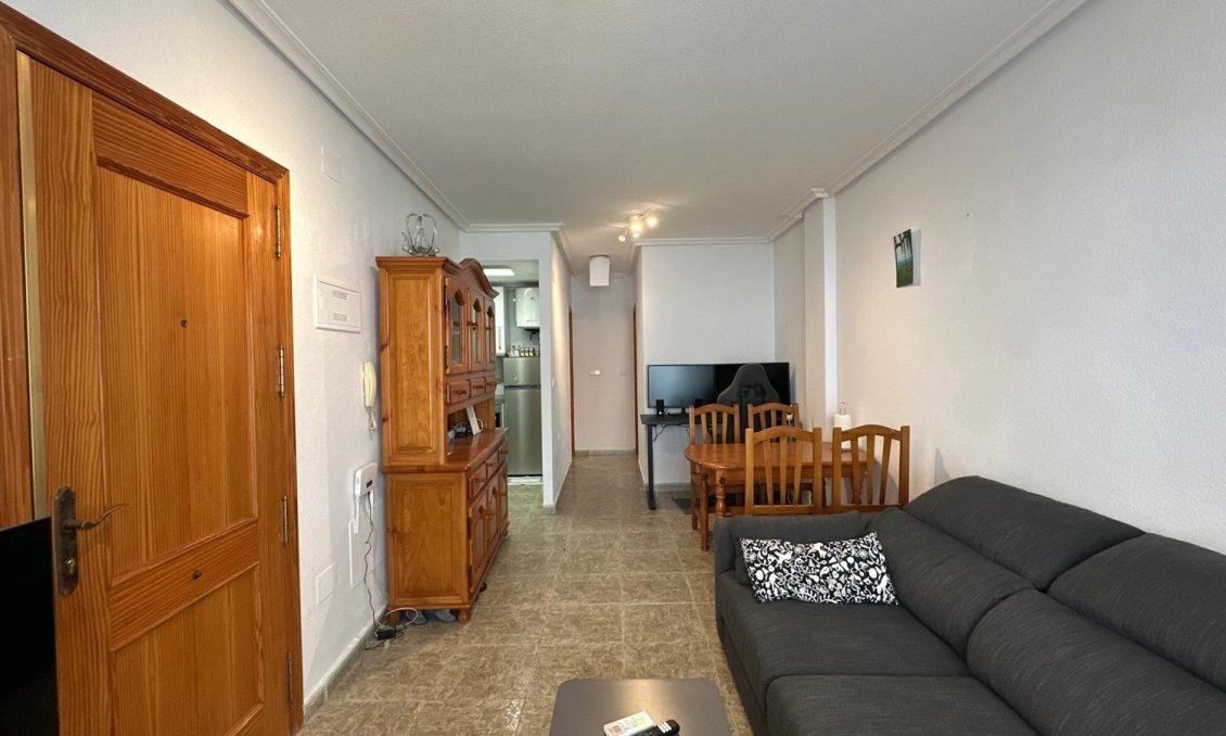 Használt Ingatlanok - Apartman -
Torrevieja - Estacion De Autobuses