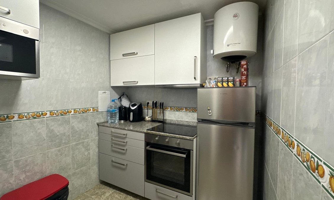 Használt Ingatlanok - Apartman -
Torrevieja - Estacion De Autobuses