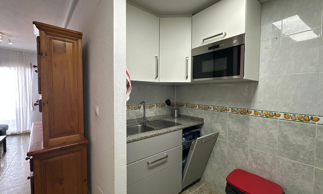 Használt Ingatlanok - Apartman -
Torrevieja - Estacion De Autobuses