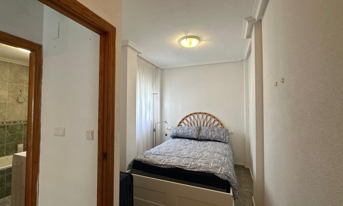 Használt Ingatlanok - Apartman -
Torrevieja - Estacion De Autobuses