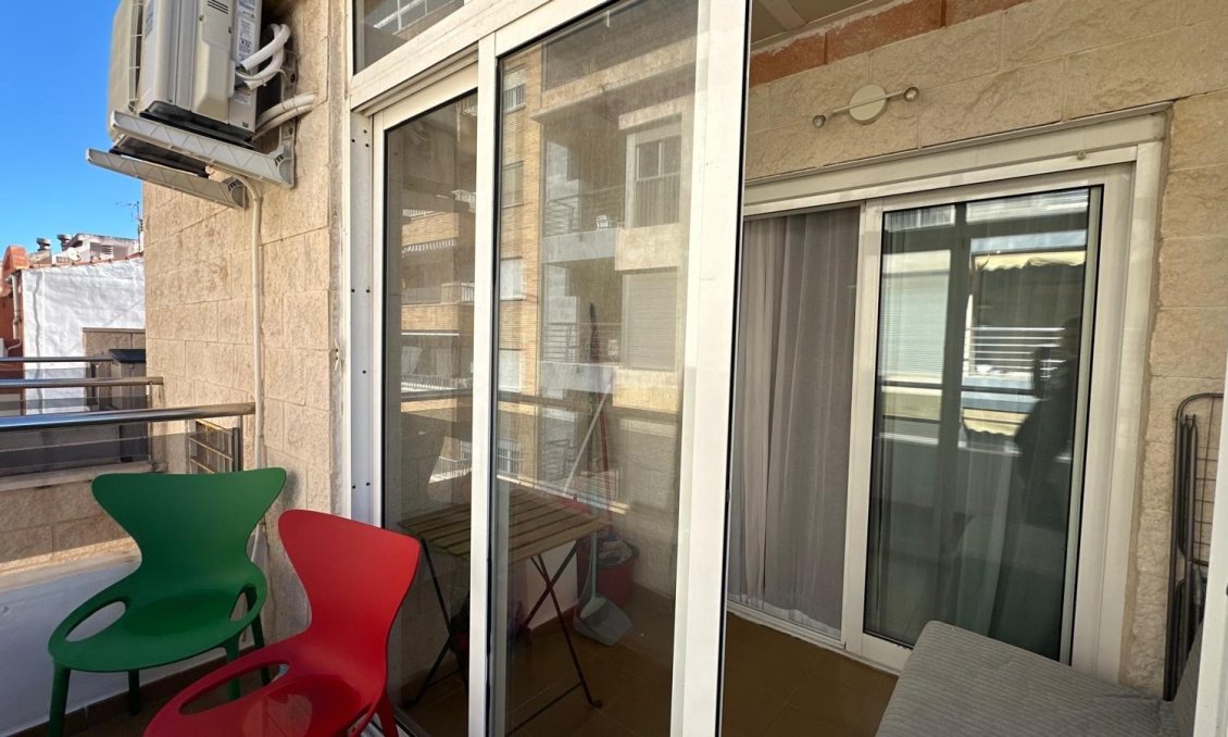 Használt Ingatlanok - Apartman -
Torrevieja - Estacion De Autobuses