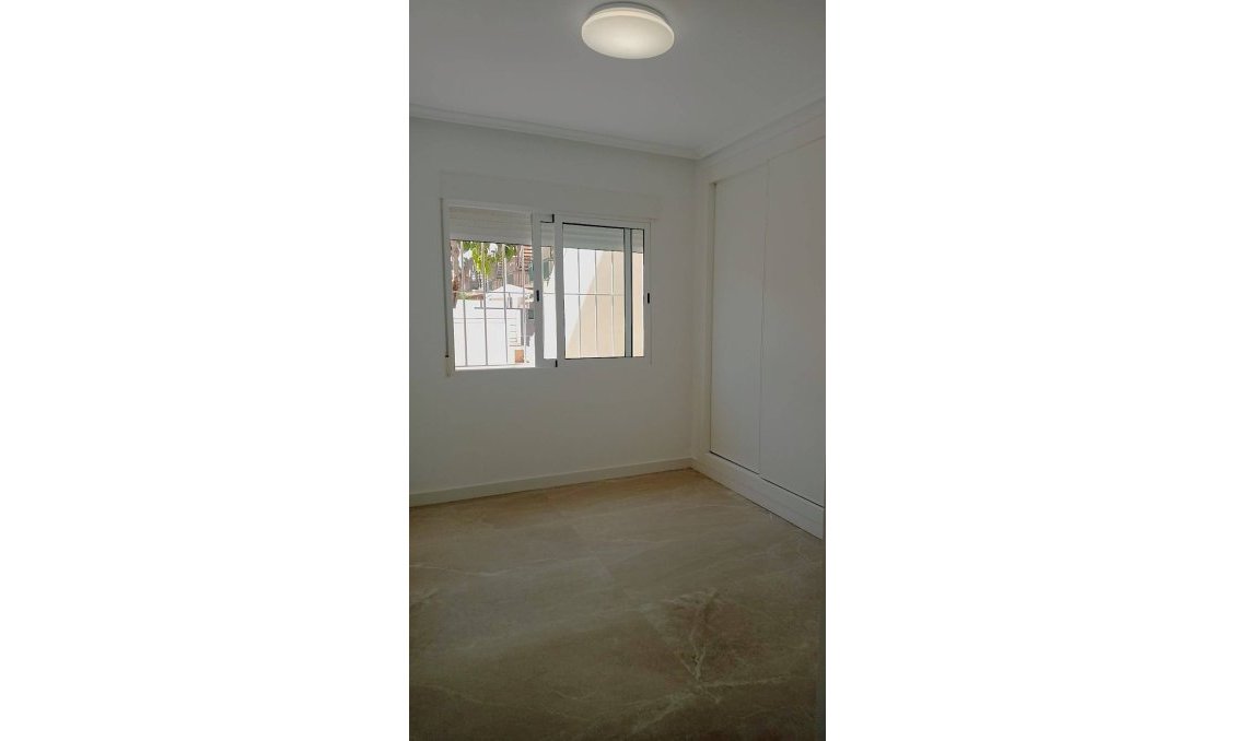 Resale - Town House -
Pilar de la Horadada