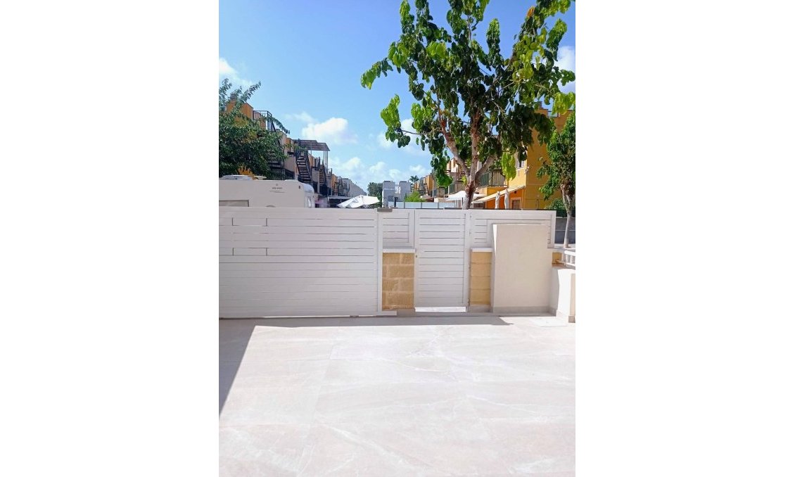 Resale - Town House -
Pilar de la Horadada