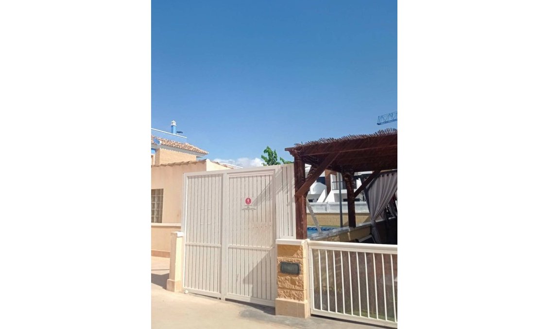 Resale - Town House -
Pilar de la Horadada