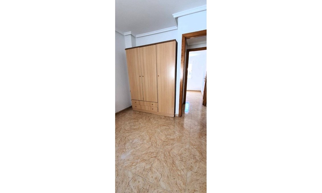 Revente - Attique -
Torrevieja - Playa de los Locos