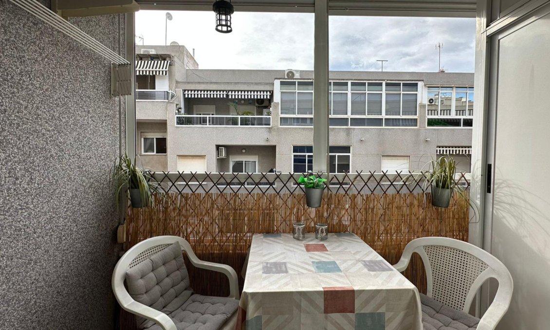 Segunda mano - Apartamento -
Torrevieja - Estacion De Autobuses