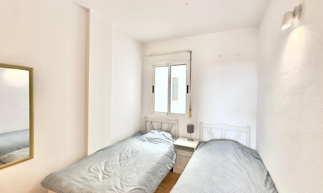 Segunda mano - Apartamento -
Torrevieja - Centro