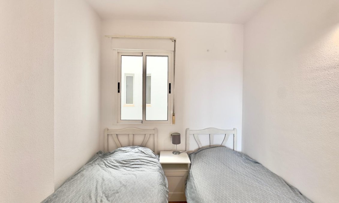 Segunda mano - Apartamento -
Torrevieja - Centro