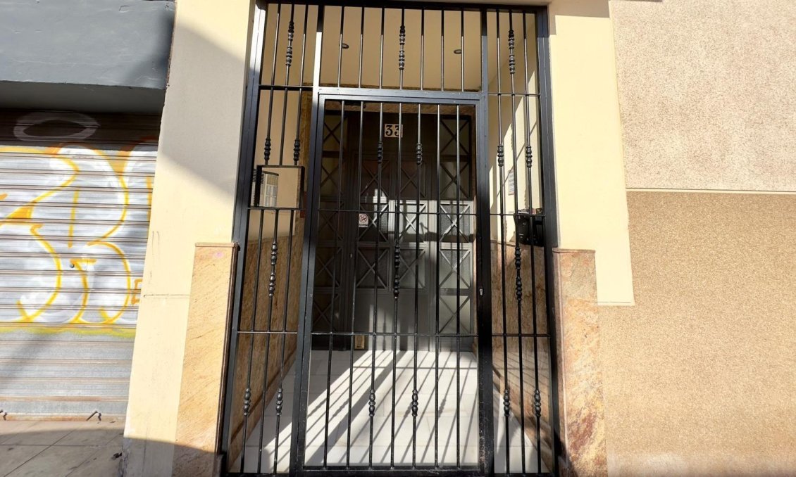 Segunda mano - Apartamento -
Torrevieja - Centro