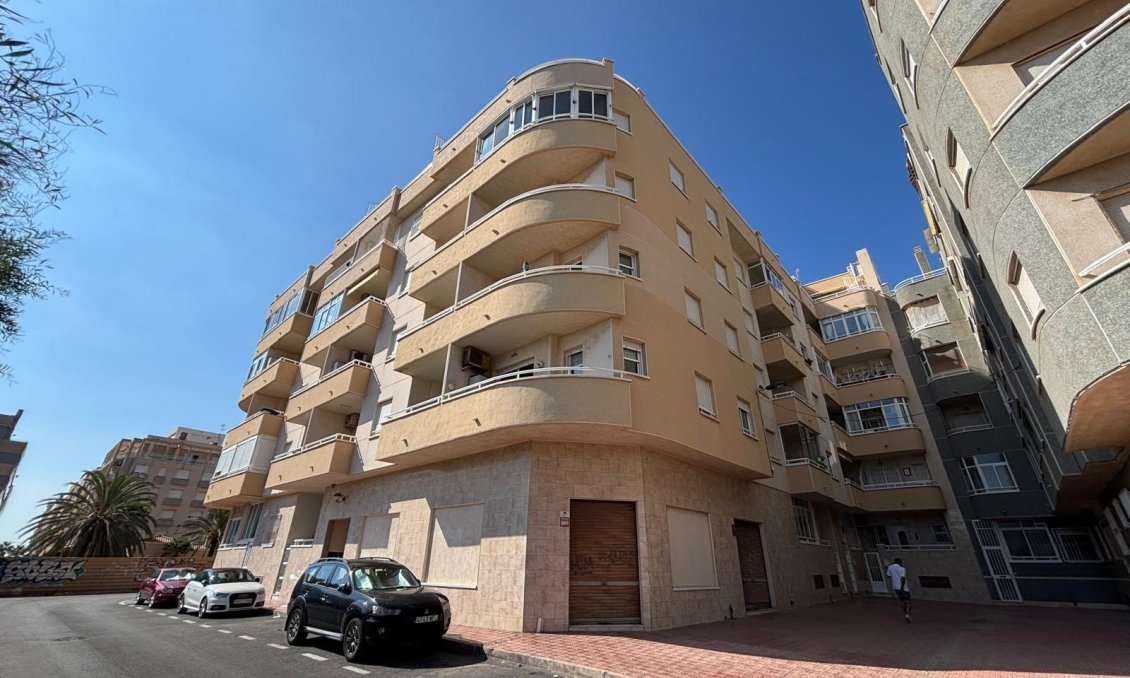 Segunda mano - Apartamento -
Torrevieja - Playa del Cura