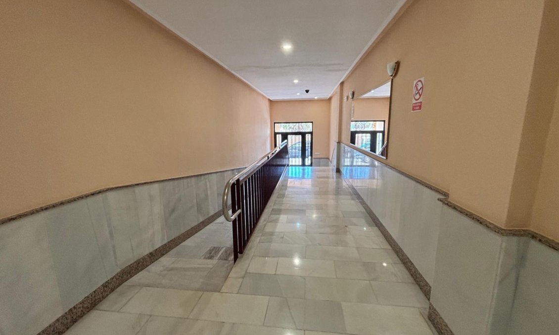 Segunda mano - Apartamento -
Torrevieja - Playa del Cura