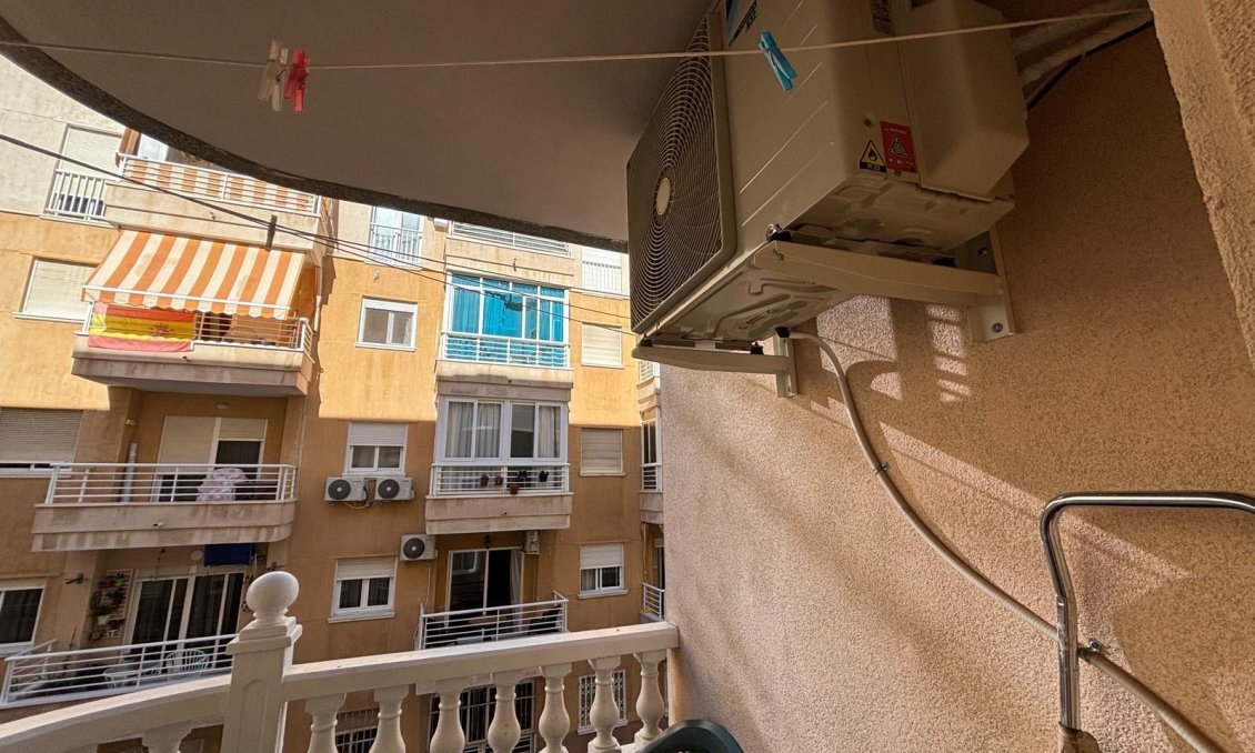 Segunda mano - Apartamento -
Torrevieja - Playa del Cura