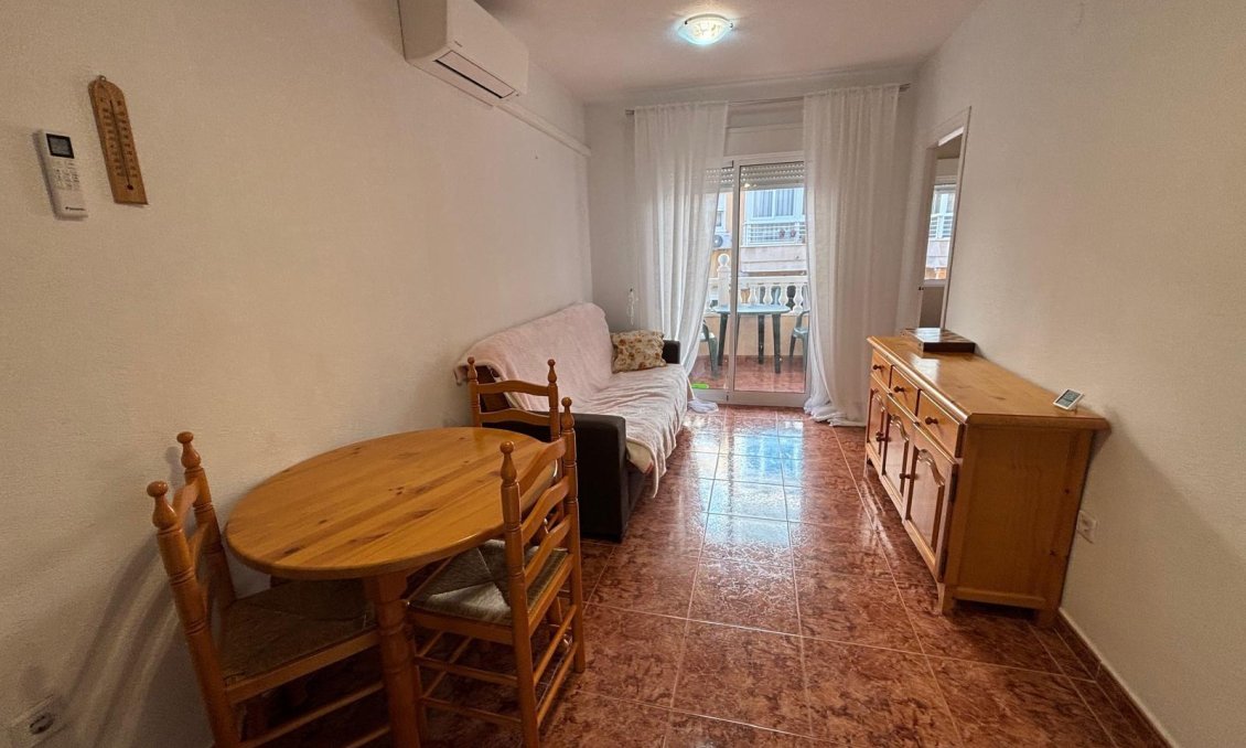 Segunda mano - Apartamento -
Torrevieja - Playa del Cura