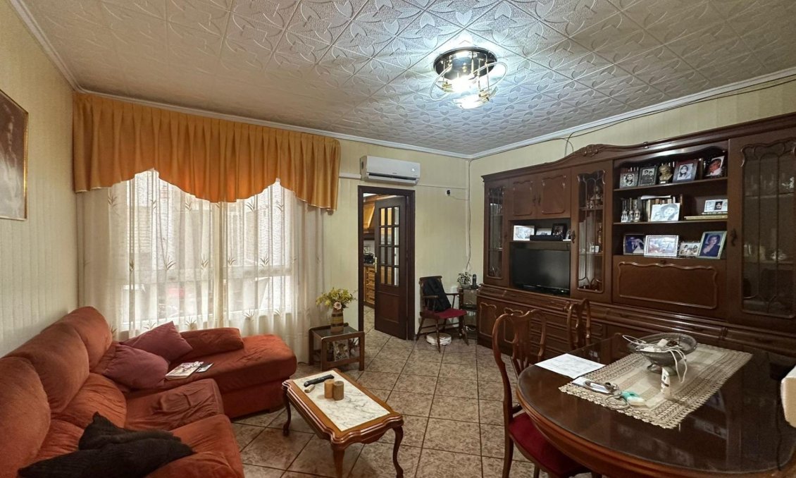 Segunda mano - Apartamento -
Torrevieja - Estacion De Autobuses