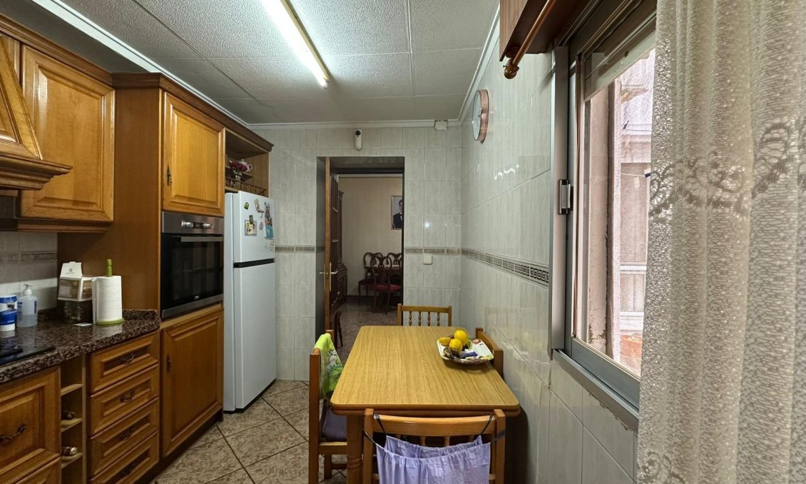 Segunda mano - Apartamento -
Torrevieja - Estacion De Autobuses