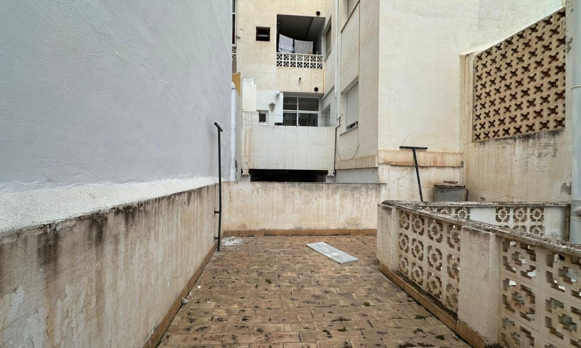 Segunda mano - Apartamento -
Torrevieja - Estacion De Autobuses