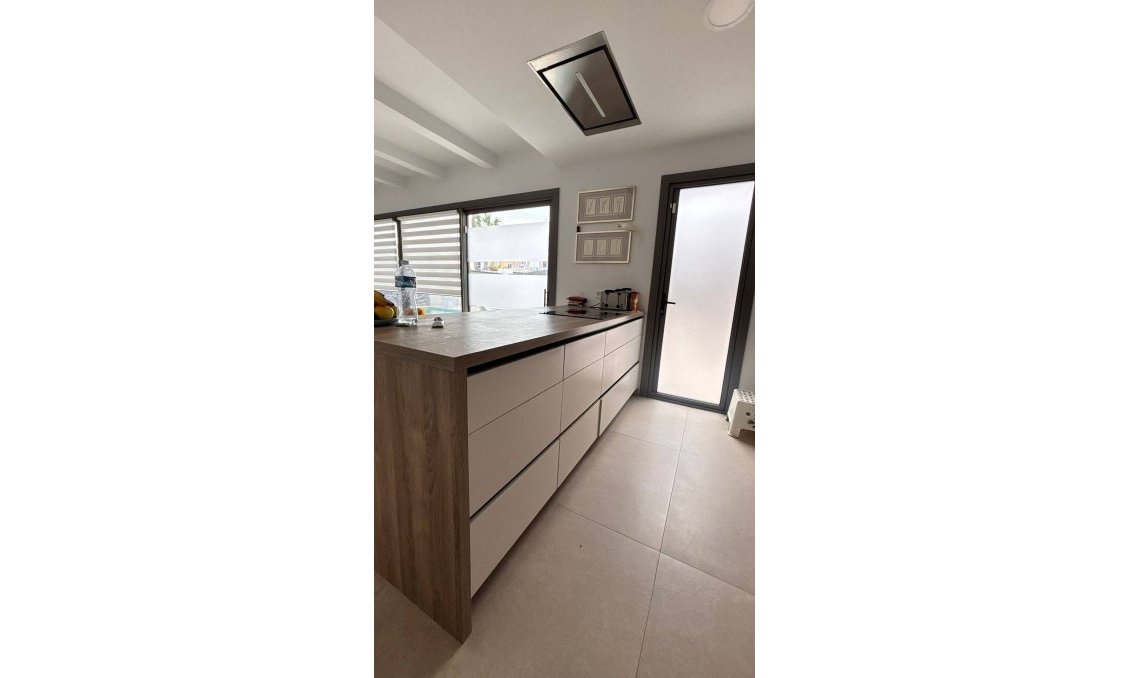 Wiederverkauf - Villa -
San Miguel de Salinas - Urbanizacion Blue Lagoon