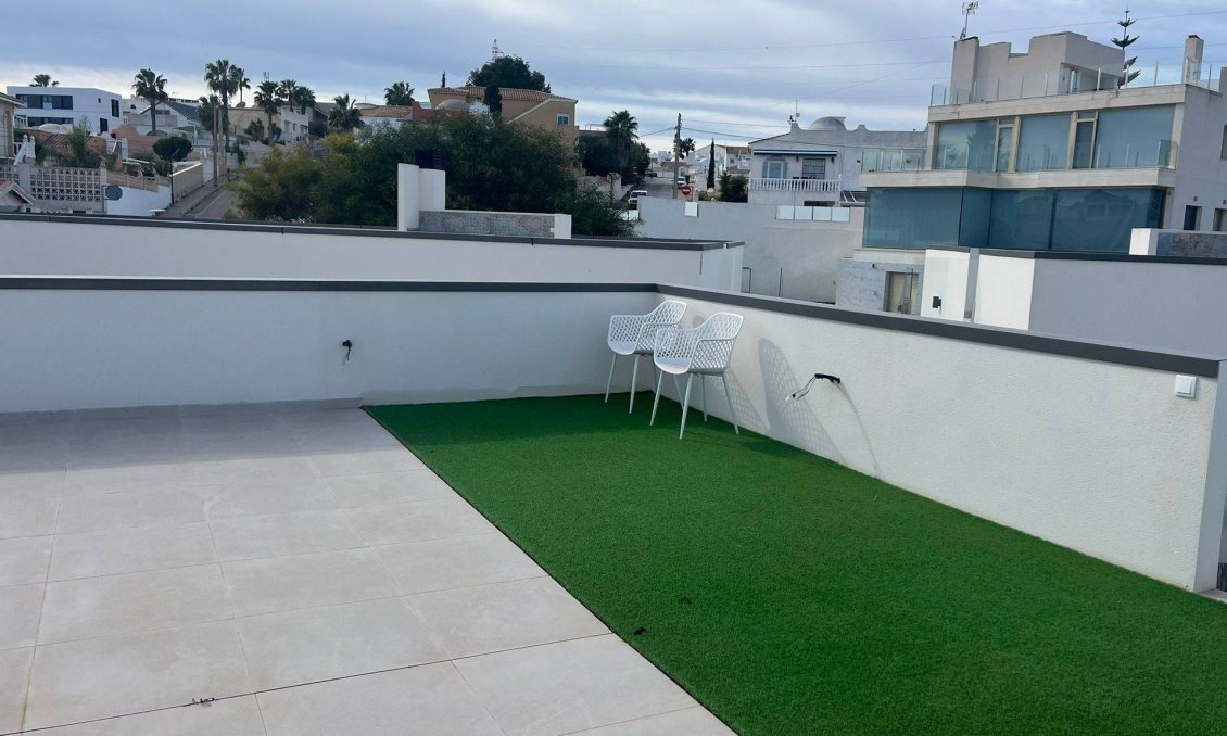 Wiederverkauf - Villa -
San Miguel de Salinas - Urbanizacion Blue Lagoon