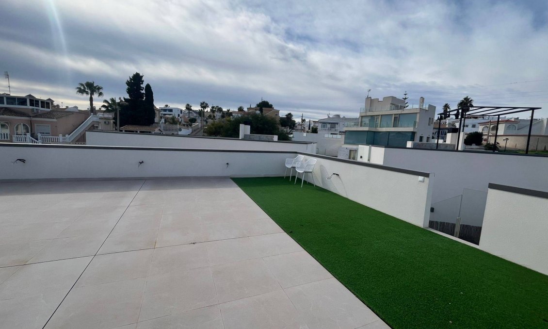 Wiederverkauf - Villa -
San Miguel de Salinas - Urbanizacion Blue Lagoon