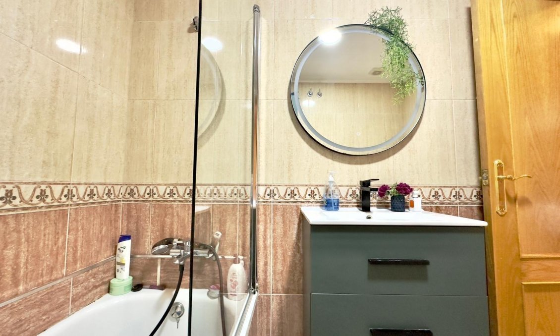 Resale - Apartment -
Torrevieja