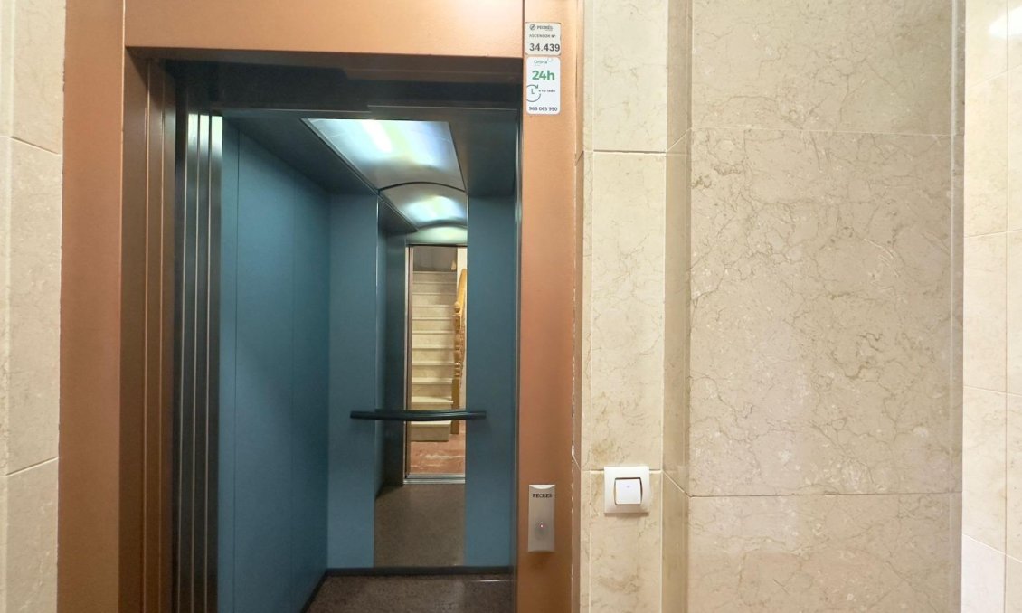 Resale - Apartment -
Torrevieja