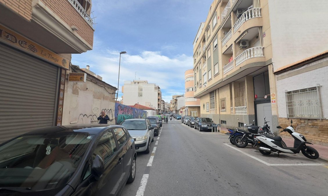 Resale - Apartment -
Torrevieja